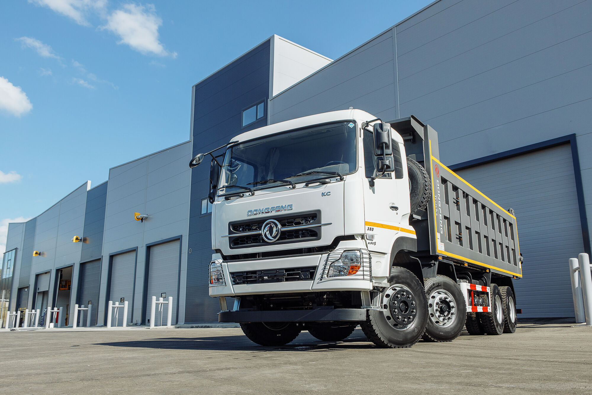 Самосвал Dongfeng KC