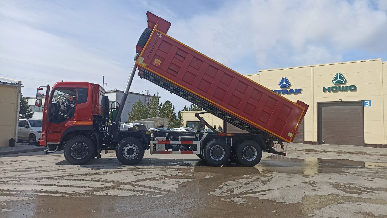 Самосвал Dongfeng KC